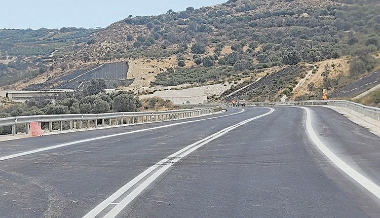 ΜΕΣΣΑΡΑ: ΟΙ ΠΕΡΥΣΙΝΕΣ ΒΡΟΧΕΣ ΚΑΙ Ο ΣΕΙΣΜΟΣ ΕΦΕΡΑΝ ΤΗΝ ΚΑΘΙΖΗΣΗ Νέο εξάμηνο εργασιών, αλλά με ανοικτό δρόμο