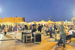 Ταλαιπωρημένοι και εκνευρισμένοι, ενώ προφανώς δεν ήταν αυτό το ζητούμενο, έφυγαν οι δημοσιογράφοι από την Αθήνα που είχαν προσκληθεί για να καλύψουν το Φεστιβάλ Γαστρονομίας στον δήμο Ηρακλείου. Επρόκειτο ως επί το πλείστον για γαστρονομικούς συντάκτες, οι οποίοι αποχαιρέτησαν το βράδυ της Κυριακής με παράπονα τον αντιδήμαρχο Τουρισμού Γιώργο Σισαμάκη.