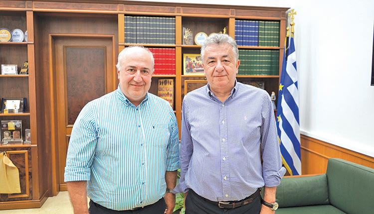 Παλιότερα ο Αρναουτάκης είχε προτείνει στον Θωμά Χαριτάκη να είναι αντιπεριφερειάρχης Λασιθίου (χωρίς εκλογή) και εκείνος εάν θυμάμαι καλά είχε αρνηθεί για λόγους… επαγγελματικούς