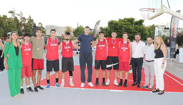 Ο κ. Μποκέας με τον κ. Αγραβάνη στις απονομές