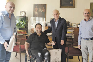 Οι κ. Καπελάκης, Τσαμούσης με τον δήμαρχο και τον αντιδήμαρχο Ηρακλείου