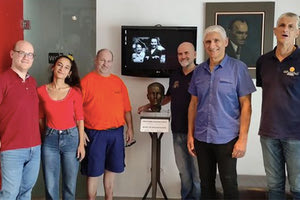 Το Μουσείο Νίκου Καζαντζάκη υποδέχτηκε στους Βαρβάρους τον ζωντανό θρύλο της ελληνικής καλαθοσφαίρισης που είναι συνυφασμένος με τις μεγαλύτερες επιτυχίες του αθλήματος στη χώρα μας, κ. Παναγιώτη Γιαννάκη.