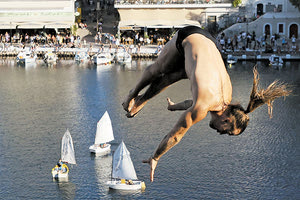 Θέαμα από τους αθλητές στη λίμνη του Αγίου Νικολάου