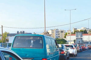 Μποτιλιαρισμένοι ως αργά το απόγευμα όλοι οι κόμβοι σε Αλικαρνασσό, Παπαναστασίου και Κνωσού