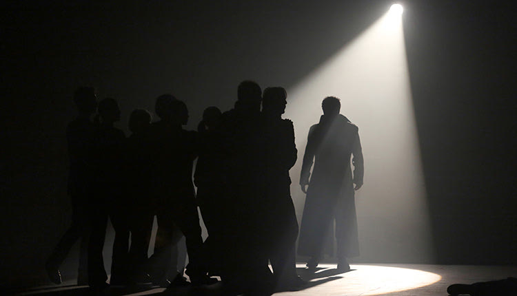 ΣΕ ΣΥΝΕΡΓΑΣΙΑ ΜΕ ΤΟ ΕΘΝΙΚΟ ΘΕΑΤΡΟ ΤΗΣ ΚΡΟΑΤΙΑΣ Οθέλλος: ένα θύμα μίσους στο Πολιτιστικό Συνεδριακό Κέντρο Ηρακλείου