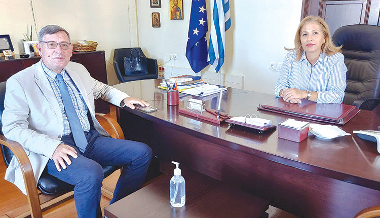 Από την επίσκεψη Καρνέση στην Αποκεντρωμένη Διοίκηση Κρήτης