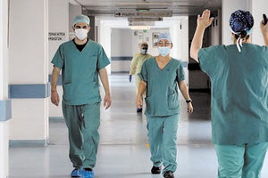 νοσηλευτές