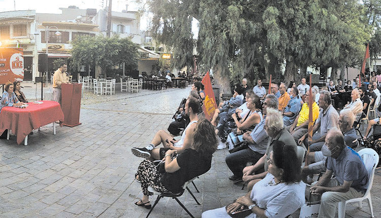 Eκδήλωση τιμής στους κομμουνιστές και αγωνιστές των προσφυγικών συνοικιών στην πλατεία Ατσαλένιου της ΤΕ Ηρακλείου του ΚΚΕ,