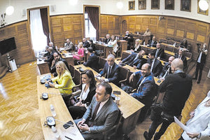 συνεδρίαση της εξεταστικής επιτροπής για το θέμα των παρακολουθήσεων