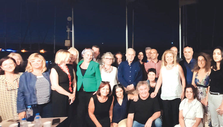 ο Δήμος Ηρακλείου βράβευσε τους εθελοντές καθηγητές του Κοινωνικού  Φροντιστηρίου του Δήμου Ηρακλείου