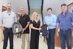 Η Περιφέρεια Κρήτης προσφέρει σχολικά είδη σε παιδιά που φιλοξενούνται σε δομές