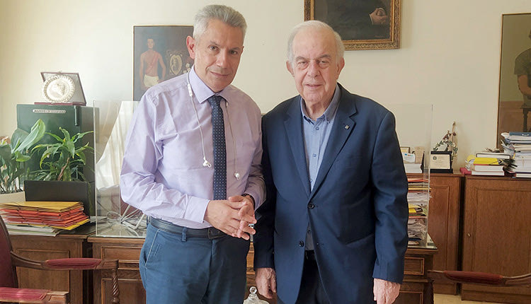 ο νέος Διοικητής της 7ης ΥΠΕ Νεκτάριος Παπαβασιλείου με το Δήμαρχο Ηρακλείου Βασίλη Λαμπρινό