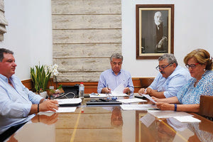 Ο περιφερειάρχης Κρήτης Σταύρος Αρναουτάκης, παρουσία του αντιπεριφερειάρχη Χανίων Νίκος Καλογερής