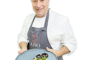 Με την καθοδήγηση του Γιάννη Μπαξεβάνη τα «κρητικά μαγειρέματα του δρόμου»