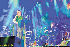 συναυλία του Μανώλη Λυδάκη για την 79η επέτειο του Ολοκαυτώματος των χωριών της Βιάννου