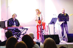 η συναυλία του Κώστα Λειβαδά και της Ανδριάνας Μπάμπαλη