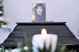 Η τέφρα της Μάρθας Καραγιάννη σκορπίστηκε στη θάλασσα