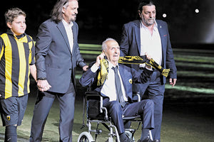 Αποθεώθηκε ο σπουδαίος Νεστορίδης