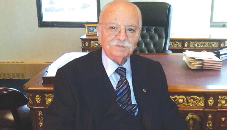 Μια από τις πιο οικίες φιγούρες στο κέντρο του Ηρακλείου, ο μηχανικός Νίκος Καμαρίτης