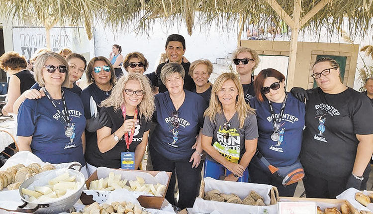  Εθελόντριες με τον κ. Αυγενάκη