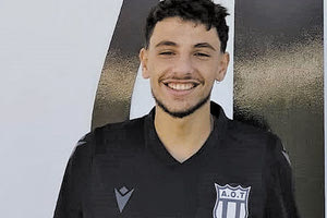 O Nικολακάκης