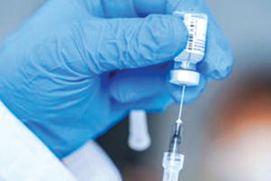 Αρχίζουν σήμερα οι πρώτοι εμβολιασμοί με τα επικαιροποιημένα εμβόλια ΒΑ.4, ΒΑ.5