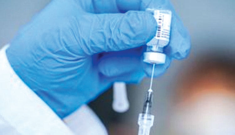 Αρχίζουν σήμερα οι πρώτοι εμβολιασμοί με τα επικαιροποιημένα εμβόλια ΒΑ.4, ΒΑ.5