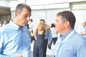 Ο CEO Steve Heapy με τον δήμαρχο Χερσονήσου