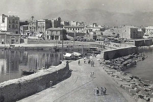 ΦΩΤΟΗΜΕΡΑΣ: Η συνοικία του λιμανιού του Ηρακλείου λίγο μετά τον πόλεμο