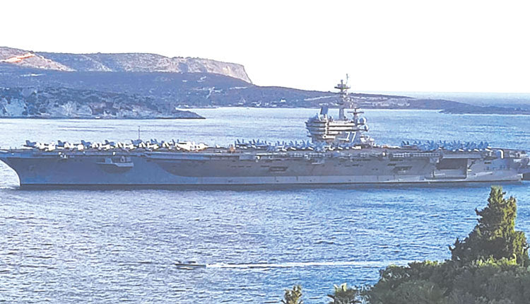 Το αεροπλανοφόρο USS George H.W. Bush (CVN 77) είναι στην Κρήτη και δεν κρύβουν τη χαρά τους από την πρεσβεία.  «Δύο πράγματα συνδυάζονται πολύ καλά. Η κρητική φύση και η αμερικανική δύναμη» έγραψαν.