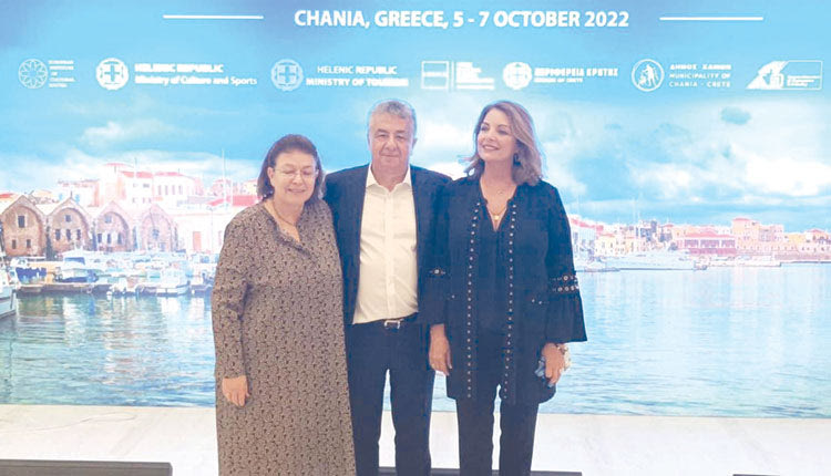 Ο αεικίνητος Σταύρος Αρναουτάκης μπορεί την ίδια μέρα να βρεθεί στα Χανιά για να συναντήσει Μενδώνη και Γκερέκου