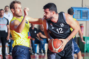 Ο Σταμπουλής με αντίπαλο τον Τασιούδη στο χθεσινό ντέρμπι