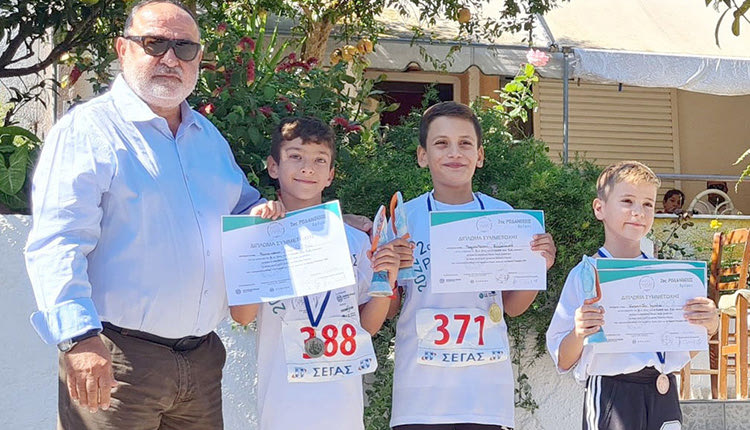 Ο κ. Νηστικάκης στην απονομή των αγοριών