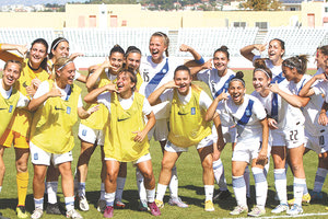 Οι παίκτριες της Εθνικής πανηγυρίζουν την πρόκριση