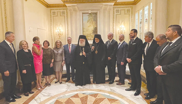 Οι Κρήτες της Αμερικής τίμησαν τον συμπατριώτη τους, Πατριάρχη Αλεξανδρείας, Θεόδωρο, παρουσία του Αρχιεπισκόπου Αμερικής Ελπιδοφόρου.