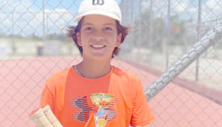 Οι μικροί τενίστες του «Ηράκλειο» ΟΑΑ με τα μετάλλιά τους