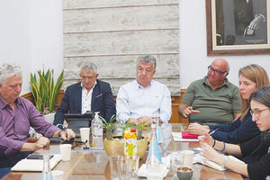 Από τη σύσκεψη στην Περιφέρεια για τη χρηματοδότηση του έργου