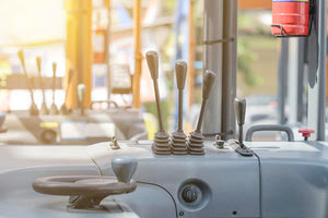 Κλαρκ: Αγανάκτηση για το νομοσχέδιο που επιτρέπει χειριστές χωρίς άδεια