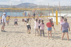 Στα μυστικά των αθλημάτων άμμου μυούνται οι μαθητές