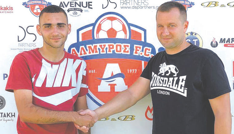 Ο Κοκολογιαννάκης με το μέλος του τεχνικού τιμ του Αλμυρού κ. Ζερβίδη