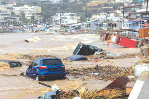 Για περισσότερες από 10 ώρες οι πυροσβέστες στο Συντονιστικό προσπάθησαν να διαχειριστούν την κρίση