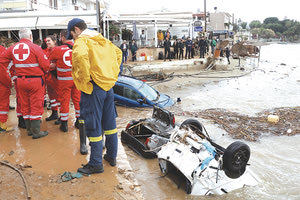 Ερευνα σε βάθος για τα αίτια της τραγωδίας και των καταστροφών διέταξε ο εισαγγελέας
