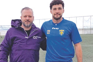 Ο Μουρτζάκης (δεξιά) είναι απο χθες παίκτης της ΑΕΚ