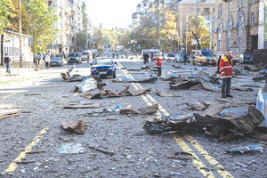 Να απομακρυνθούν άμεσα από την Ουκρανία όσοι Έλληνες παραμένουν εκεί καλεί το Υπουργείο Εξωτερικών