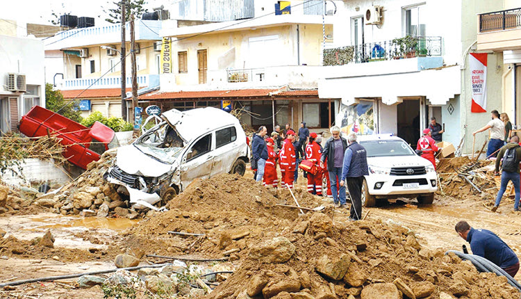 «Αγώνας δρόμου» για την οριοθέτητη των περιοχών και τις αποζημιώσεις
