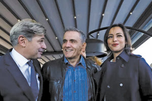 με την σύντροφο του ο ευκλείδης τσακαλώτος