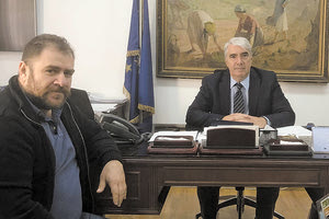 Στο Υπουργείο Αγροτικής Ανάπτυξης και Τροφίμων όπου συναντήθηκε με τον υφυπουργό  Σίμο Κεδίκογλου βρέθηκε ο εκπρόσωπος των κτηνοτρόφων Ρεθύμνου Γρύλος Παπαδάκης