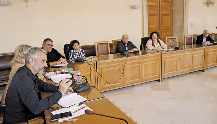 ΚΟΝΤΡΑ ΣΤΗ ΧΘΕΣΙΝΗ ΣΥΣΚΕΨΗ Αγωνία τώρα για το Ηράκλειο