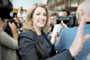 Η Βρετανίδα υπουργός Πένι Μόρντοντ