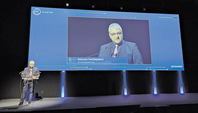 Ο ΝΕΚΤΑΡΙΟΣ ΤΑΒΕΡΝΑΡΑΚΗΣ ΣΤΗΝ “Π” «Η έρευνα είναι μία συνεχής πρόκληση...»